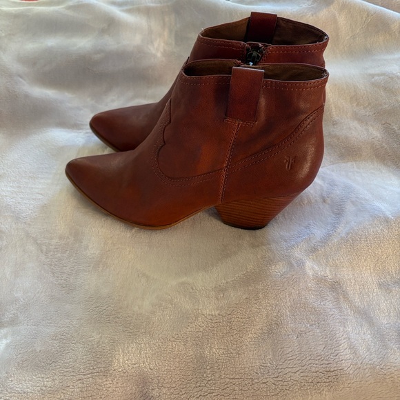 Frye Leather Ankle Booties. Inside zip. Heeled. Pointed toe - Picture 7 of 16